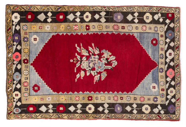 How to Choose the Perfect Rug for Your Living Room